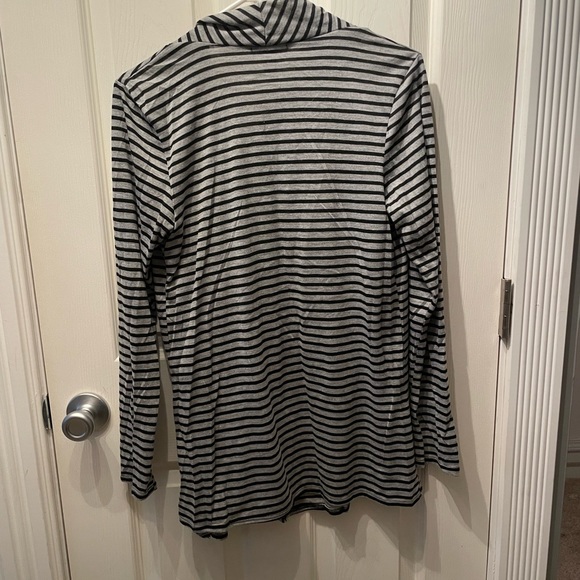 Macys long-sleeve cardigan/wrap - Picture 5 of 5